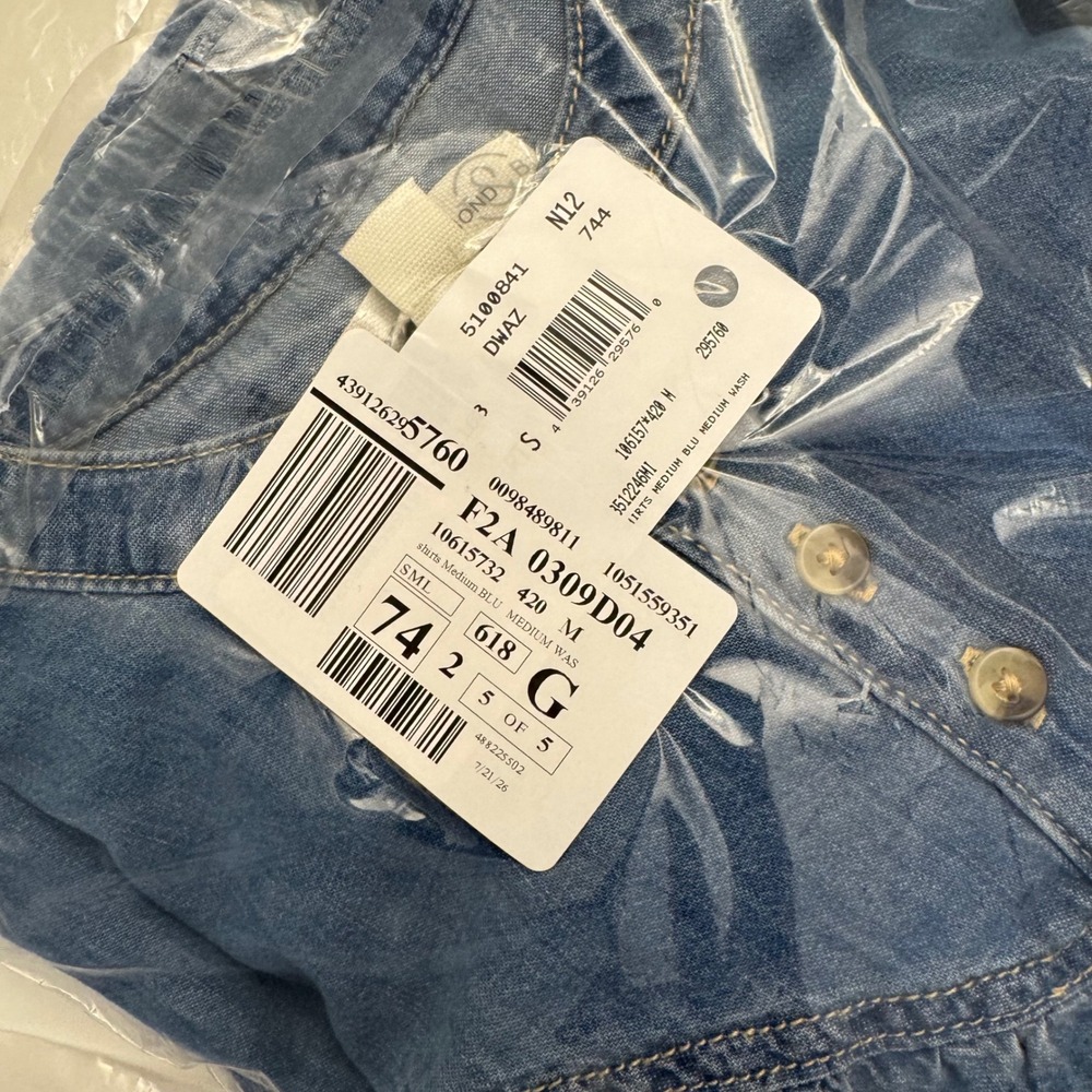 NWT Treasure & Bond Womens Shirred Short Sleeve Chambray Top Size M - Picture 6 of 10